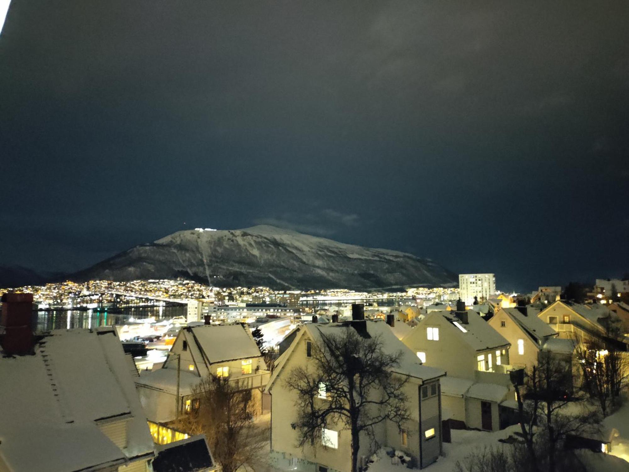Central Apartament (Adults Only) Tromso Exterior photo